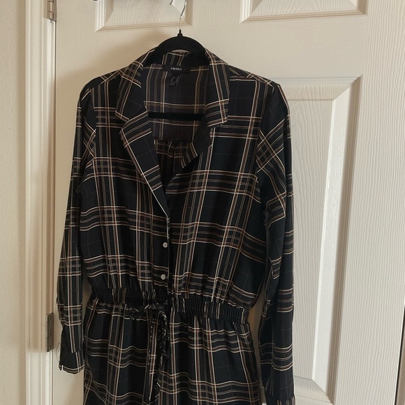 Forever21 women’s Plaid Black Jumpsuit size medium - Picture 2 of 8